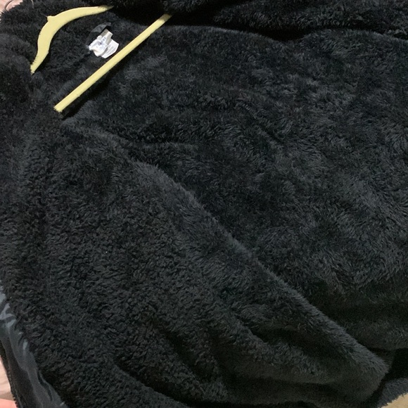 Champion, wind breaker style jacket - Picture 5 of 7